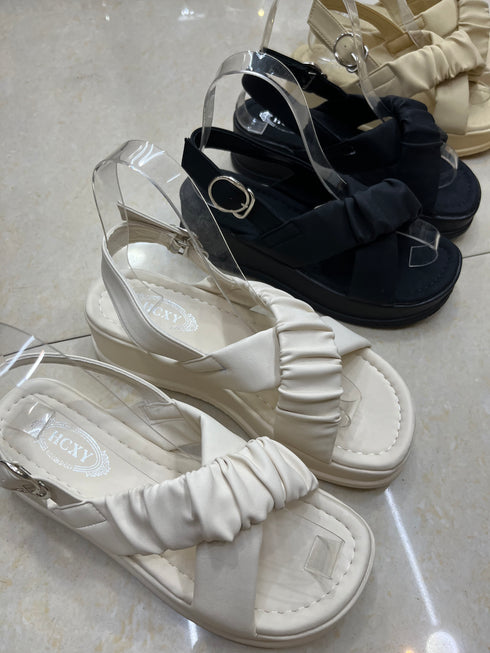Spring Chic Cross Strap Buckle Sandals